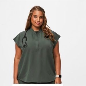 Figs L Top,  XL Bottom scrub set